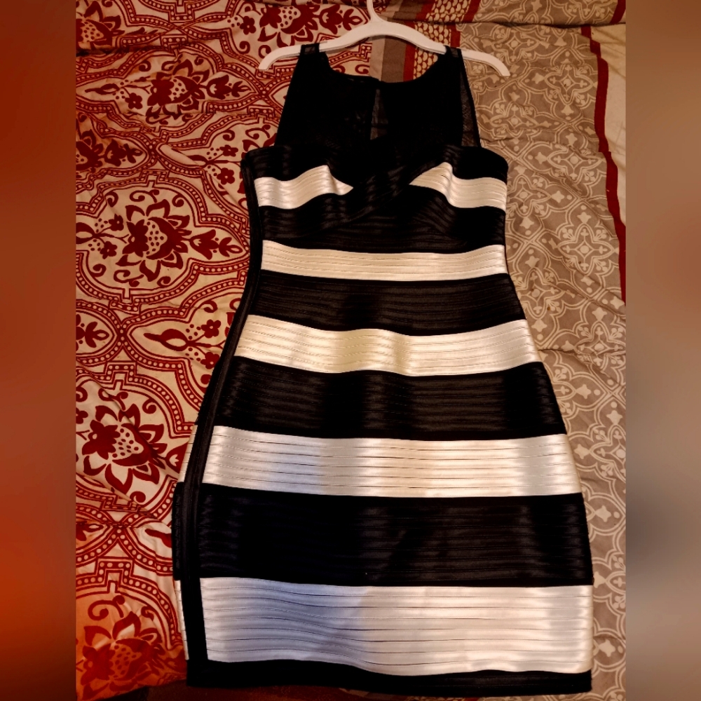 BCBG MAXAZRIA DRESS